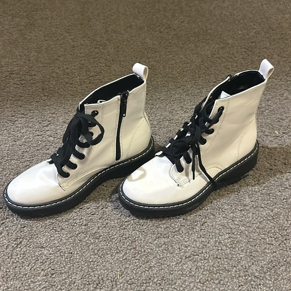 Steve Madden Boots - Picture 2 of 5